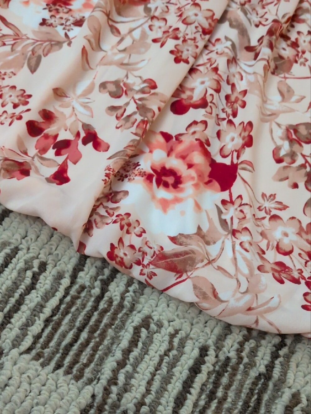 Liz Claiborne Pink and Red Floral Sleeveless Top - Picture 5 of 11